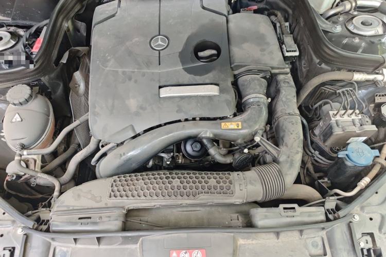 Used Mercedes-Benz E-Class 2015 E 260 L Sport & Fashion Model Engine Bay