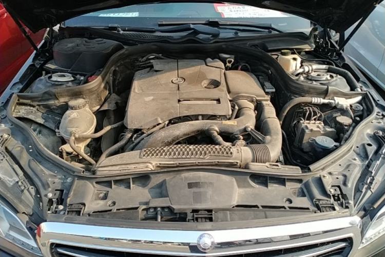 Used Mercedes-Benz E-Class 2015 Facelift E 200 L Engine Bay