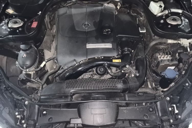 Used Mercedes-Benz E-Class 2015 Facelift E 200 L Engine Bay