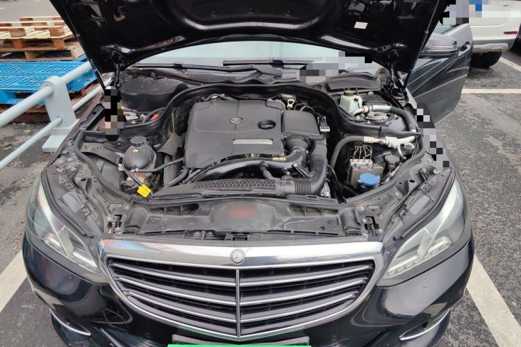 Used Mercedes-Benz E-Class 2015 Facelift E 200 L Engine Bay