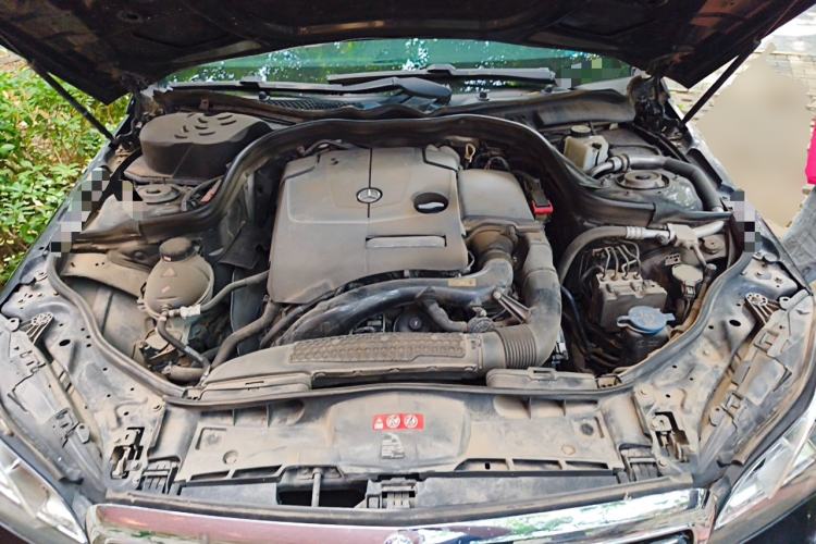 Used Mercedes-Benz E-Class 2015 E 200 L Engine Bay