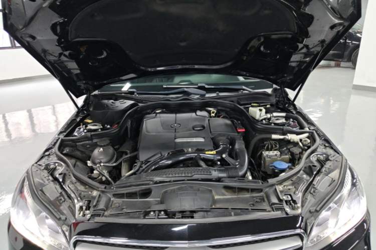 Used Mercedes-Benz E-Class 2015 E 260 L Sport & Fashion Model Engine Bay