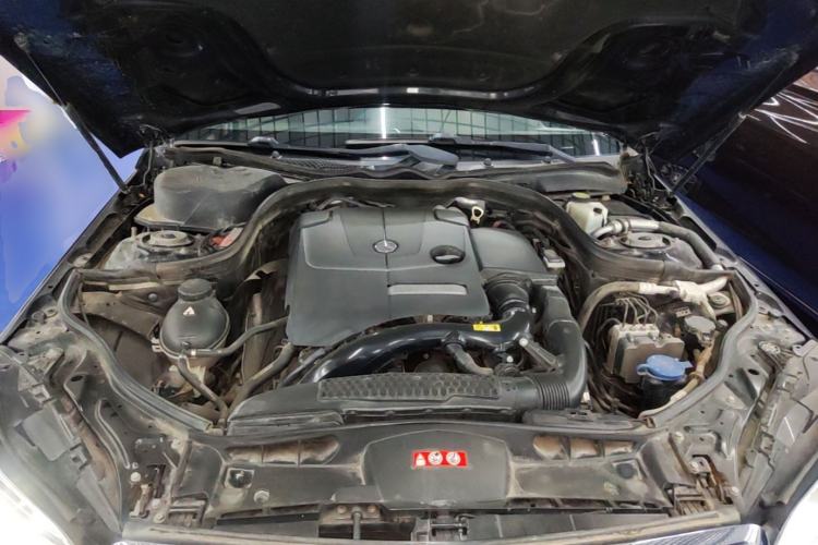 Used Mercedes-Benz E-Class 2015 Facelift E 200 L Engine Bay