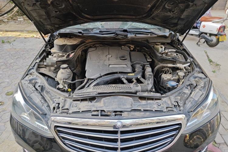 Used Mercedes-Benz E-Class 2015 Facelift E 200 L Engine Bay