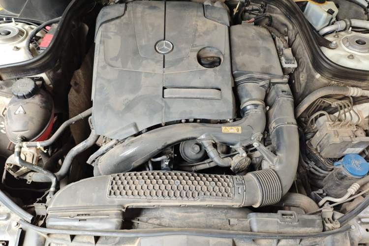 Used Mercedes-Benz E-Class 2015 Facelift E 200 L Engine Bay