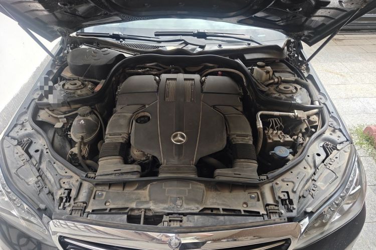 Used Mercedes-Benz E-Class 2015 E 320 L Luxury 4MATIC Engine Bay