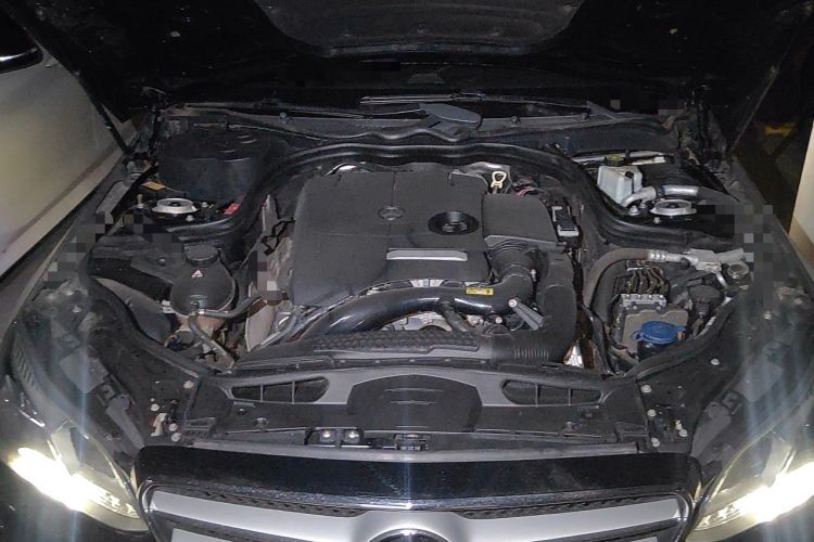 Used Mercedes-Benz E-Class 2015 E 260 L Sport & Fashion Model Engine Bay