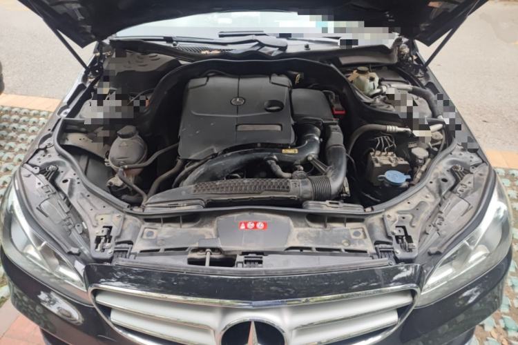 Used Mercedes-Benz E-Class 2015 E 260 L Sport & Fashion Model Engine Bay