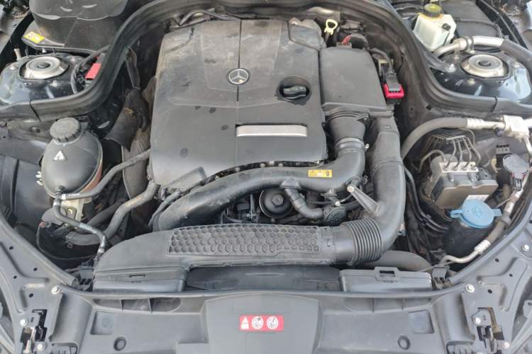 Used Mercedes-Benz E-Class 2015 E 260 L Sport Edition Engine Bay