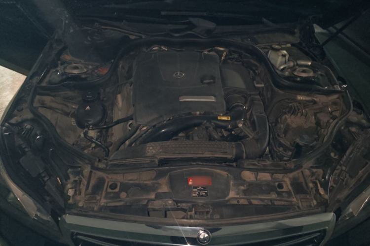 Used Mercedes-Benz E-Class 2015 Facelift E 200 L Engine Bay
