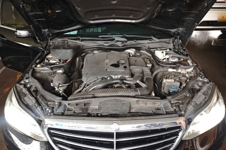 Used Mercedes-Benz E-Class 2015 E 180 L Engine Bay