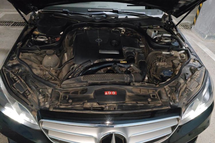 Used Mercedes-Benz E-Class 2015 E 260 L Sport Edition Engine Bay