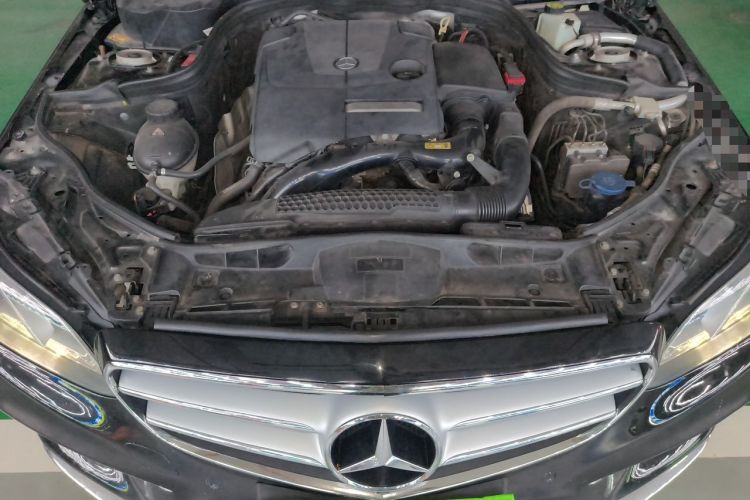 Used Mercedes-Benz E-Class 2015 E 260 L Sport & Fashion Model Engine Bay