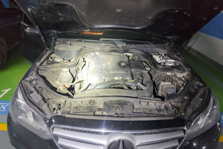 Used Mercedes-Benz E-Class 2015 E 180 L Sport Edition Engine Bay