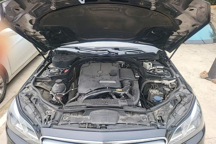 Used Mercedes-Benz E-Class 2015 E 260 L Sport Edition Engine Bay