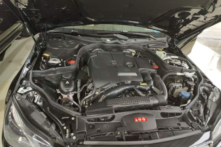 Used Mercedes-Benz E-Class 2015 E 260 L Sport Edition Engine Bay