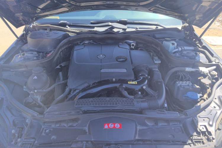 Used Mercedes-Benz E-Class 2015 Facelift E 200 L Engine Bay