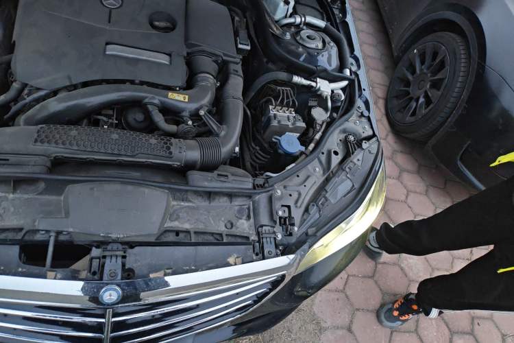 Used Mercedes-Benz E-Class 2015 E 260 L Sport Edition Engine Bay Left
