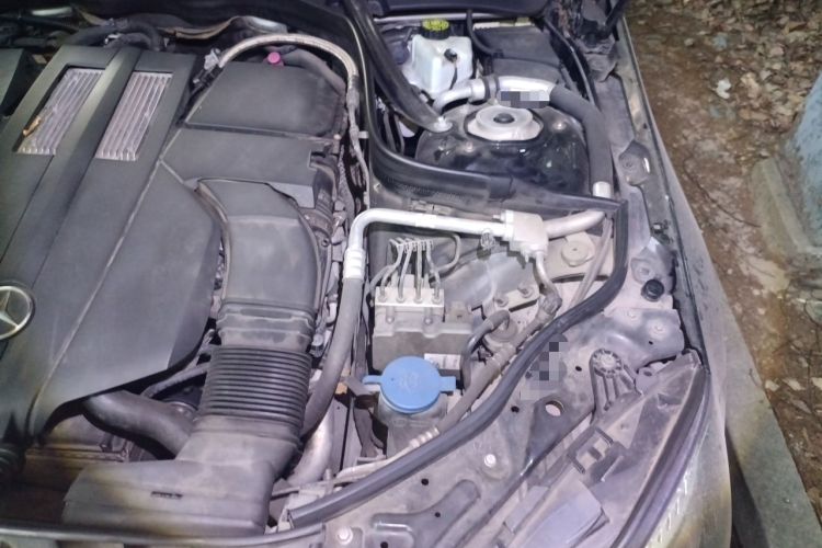 Used Mercedes-Benz E-Class 2015 E 320 L 4MATIC Engine Bay Left