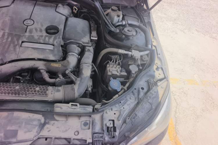 Used Mercedes-Benz E-Class 2015 E 260 L Sport & Fashion Model Engine Bay Left