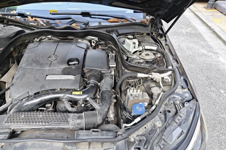 Used Mercedes-Benz E-Class 2015 E 200 L Engine Bay Left