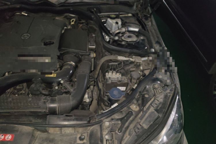 Used Mercedes-Benz E-Class 2015 Facelift E 200 L Engine Bay Left