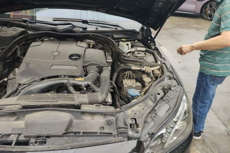 Used Mercedes-Benz E-Class 2015 E 260 L Sport Luxury Model Engine Bay Left
