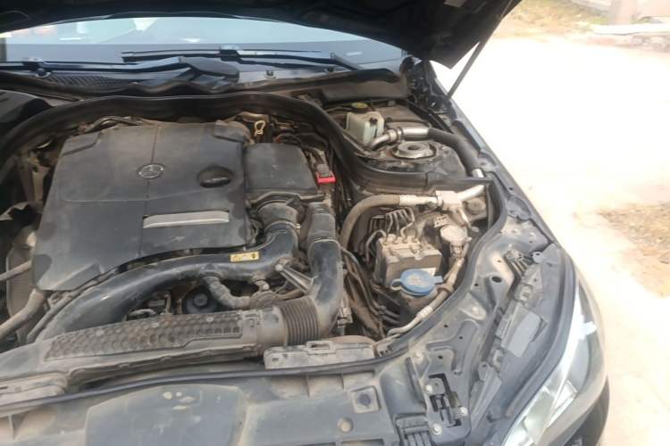 Used Mercedes-Benz E-Class 2015 E 260 L Sport & Fashion Model Engine Bay Left