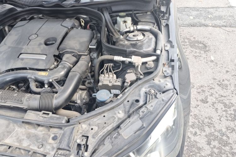 Used Mercedes-Benz E-Class 2015 E 260 L Sport & Fashion Model Engine Bay Left