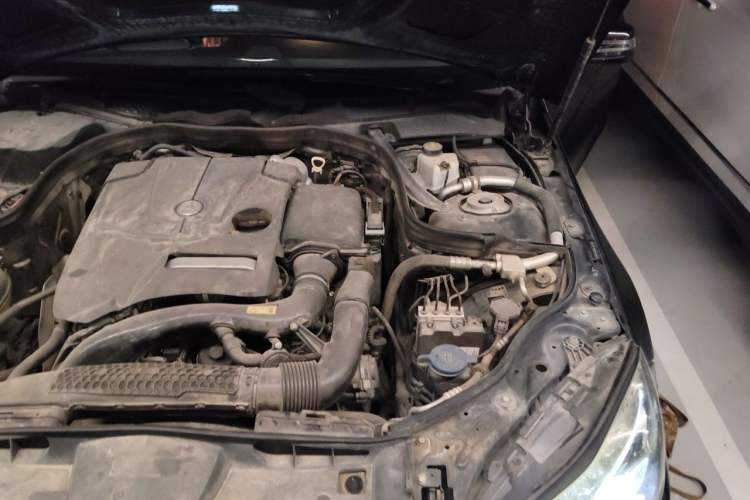 Used Mercedes-Benz E-Class 2015 E 260 L Sport Luxury Model Engine Bay Left