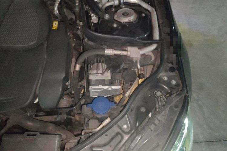 Used Mercedes-Benz E-Class 2015 E 400 L Hybrid Engine Bay Left