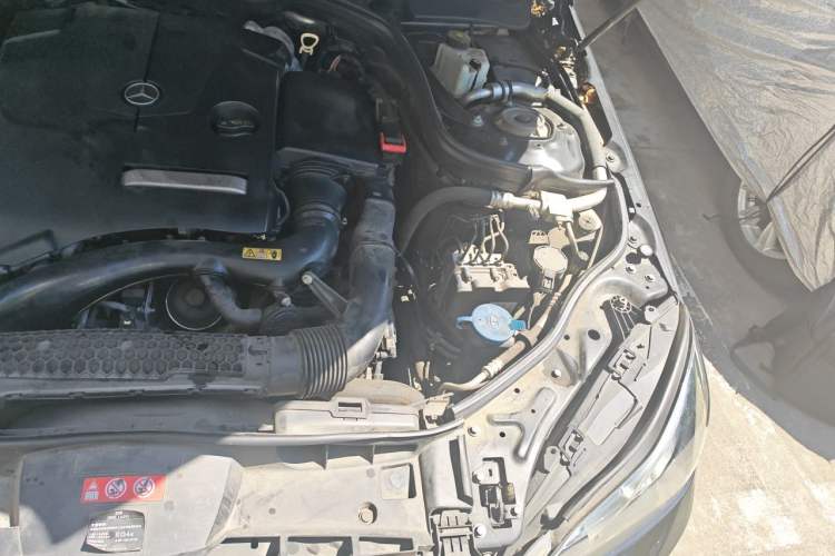 Used Mercedes-Benz E-Class 2015 E 200 L Sport Edition Engine Bay Left