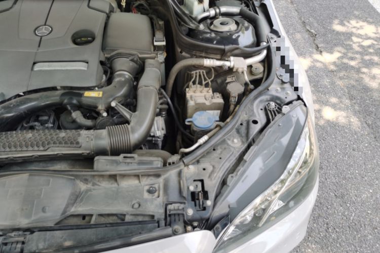 Used Mercedes-Benz E-Class 2015 Revised E 260 L Sporty and Stylish Edition Engine Bay Left