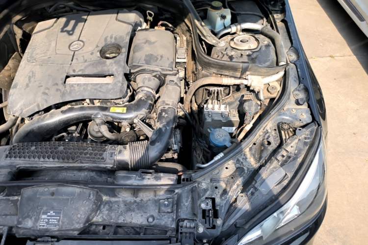 Used Mercedes-Benz E-Class 2015 Restyled E 260 L Sport Edition Engine Bay Left