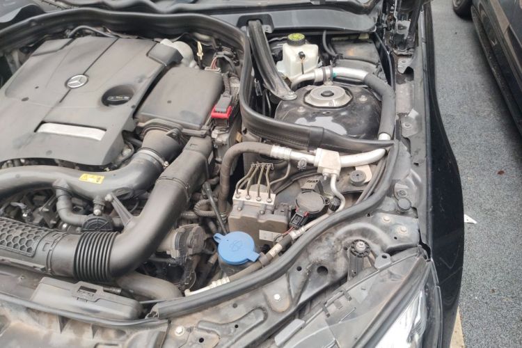 Used Mercedes-Benz E-Class 2015 E 200 L Sport Edition Engine Bay Left
