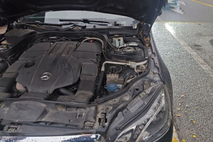 Used Mercedes-Benz E-Class 2015 E 320 L 4MATIC Engine Bay Left