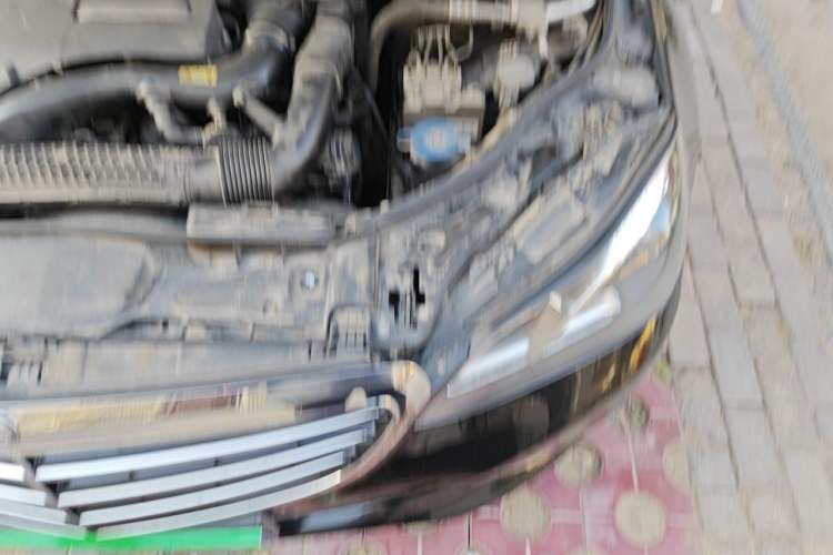 Used Mercedes-Benz E-Class 2015 Facelift E 200 L Engine Bay Left