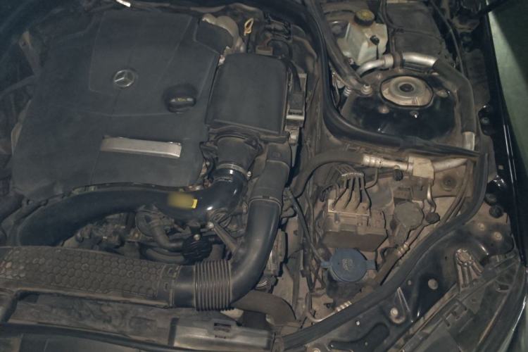 Used Mercedes-Benz E-Class 2015 Facelift E 200 L Engine Bay Left