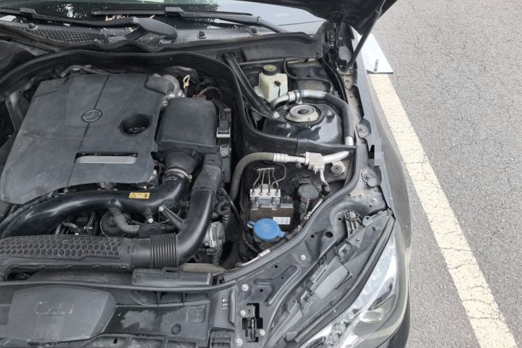 Used Mercedes-Benz E-Class 2015 Facelift E 260 L Luxury Edition Engine Bay Left