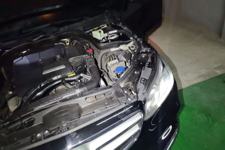 Used Mercedes-Benz E-Class 2015 E 260 L Sport & Fashion Model Engine Bay Left