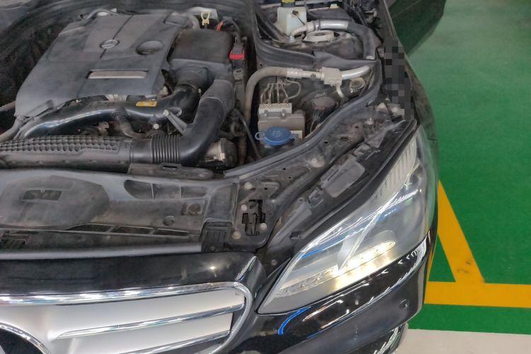Used Mercedes-Benz E-Class 2015 E 260 L Sport & Fashion Model Engine Bay Left