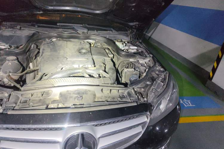 Used Mercedes-Benz E-Class 2015 E 180 L Sport Edition Engine Bay Left