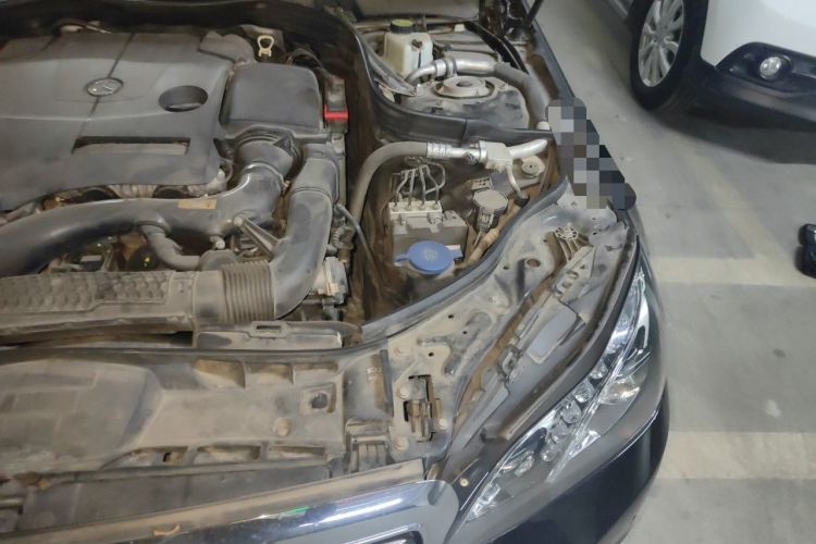 Used Mercedes-Benz E-Class 2015 E 260 L Luxury Model Engine Bay Left