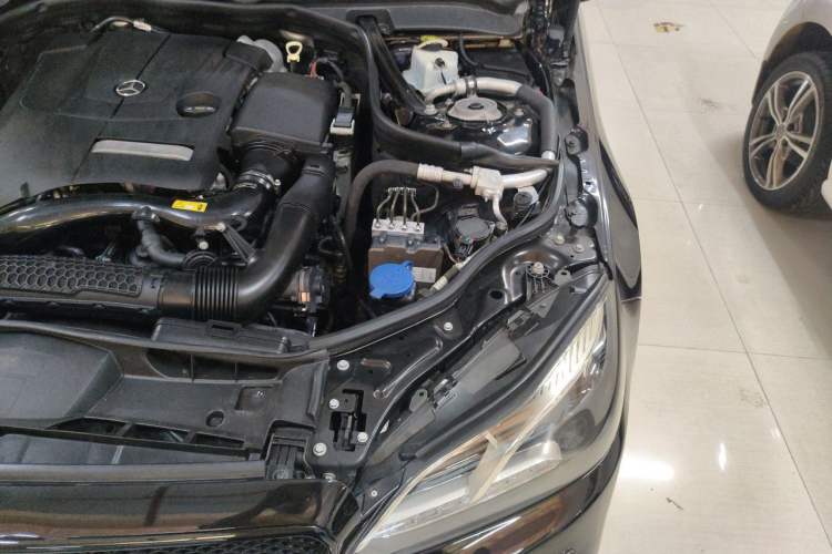 Used Mercedes-Benz E-Class 2015 Facelift E 200 L Sport Edition Engine Bay Left