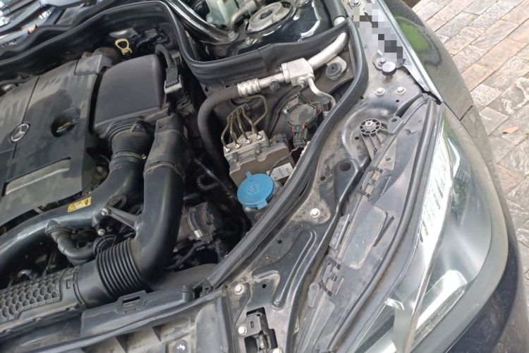 Used Mercedes-Benz E-Class 2015 E 260 L Sport Edition Engine Bay Left