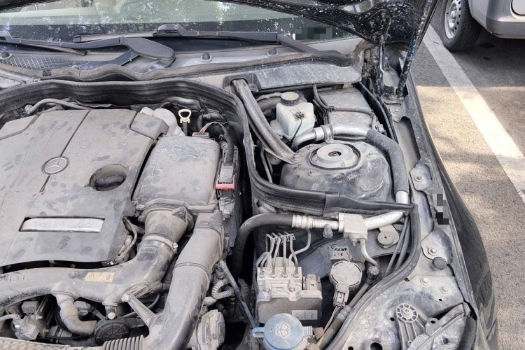 Used Mercedes-Benz E-Class 2015 E 260 L Sport Edition Engine Bay Left
