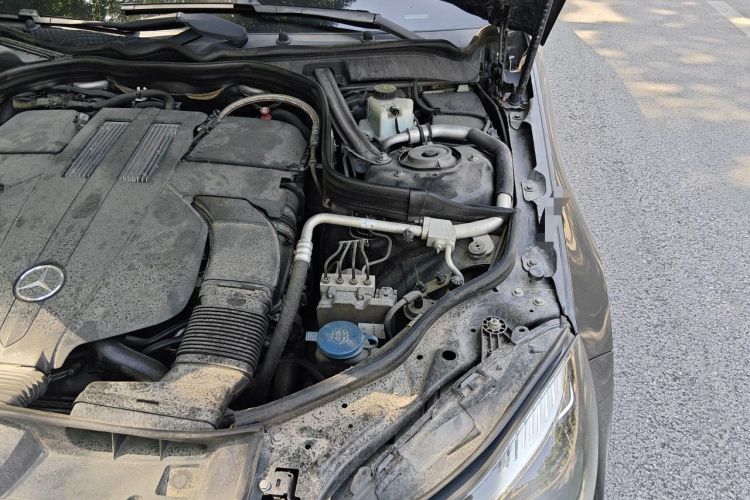 Used Mercedes-Benz E-Class 2015 E 320 L Sport Edition Engine Bay Left