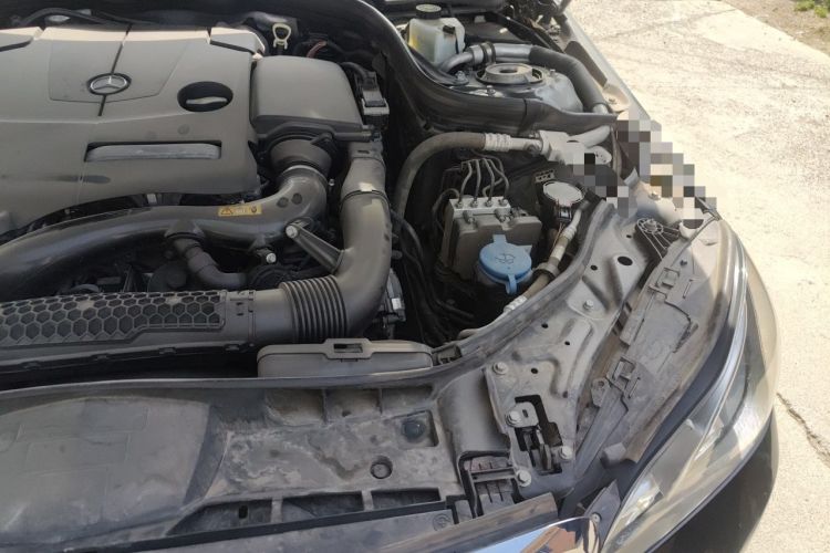 Used Mercedes-Benz E-Class 2015 Facelift E 200 L Engine Bay Left