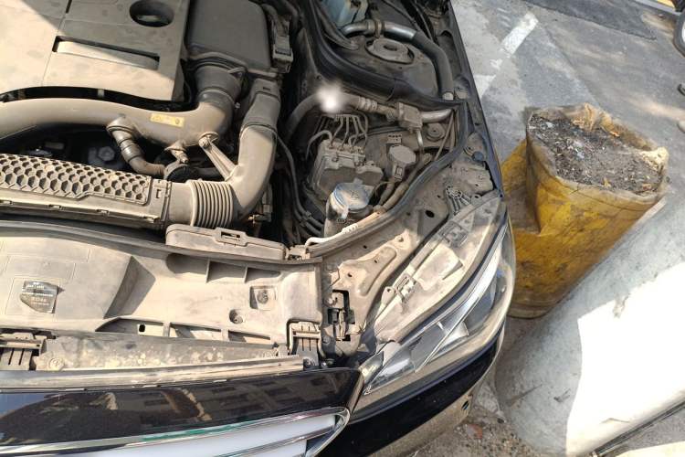 Used Mercedes-Benz E-Class 2015 E 200 L Sport Edition Engine Bay Left