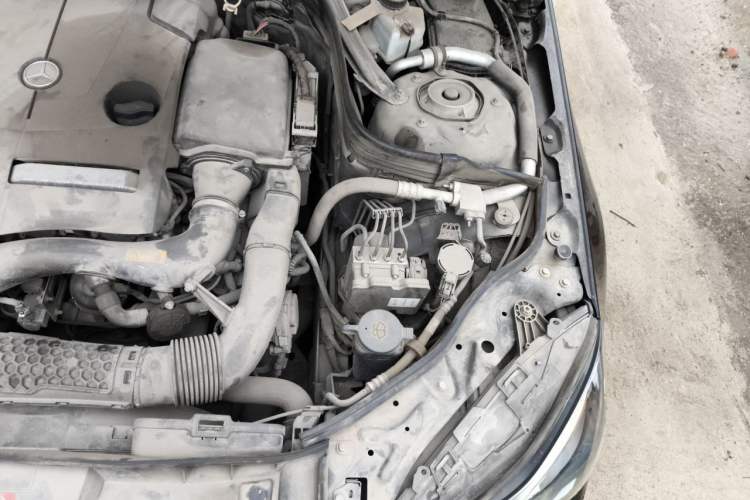Used Mercedes-Benz E-Class 2015 Revised E 260 L Engine Bay Left